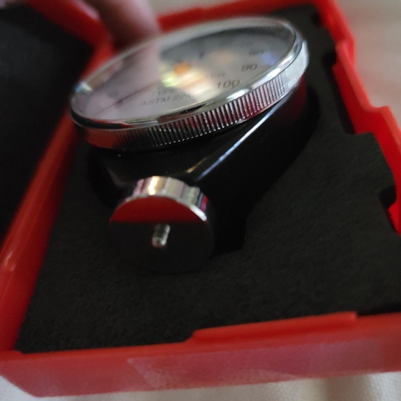 Tire durometer - Picture 3 of 4